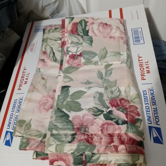 π
πCROSCILL FLORAL CURTAINS 64Γ28"π« - Picture 5 of 5